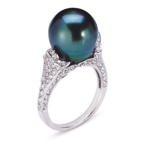 18K White Gold Ring With Diamonds And Center Black Pearl