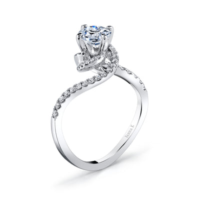 18K White Gold Diamond Engagement Ring