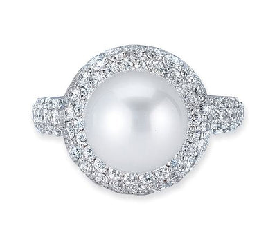 18K White Gold Ring With Diamonds And Center Pearl
