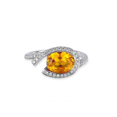 18K White Gold Ring With Diamonds And Citrine